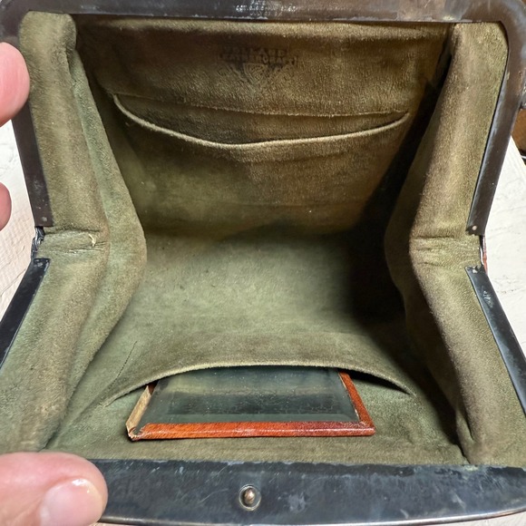 Vintage Leather Handbag Art Deco Floral‎ Embossed Kiss Lock Clutch Purse